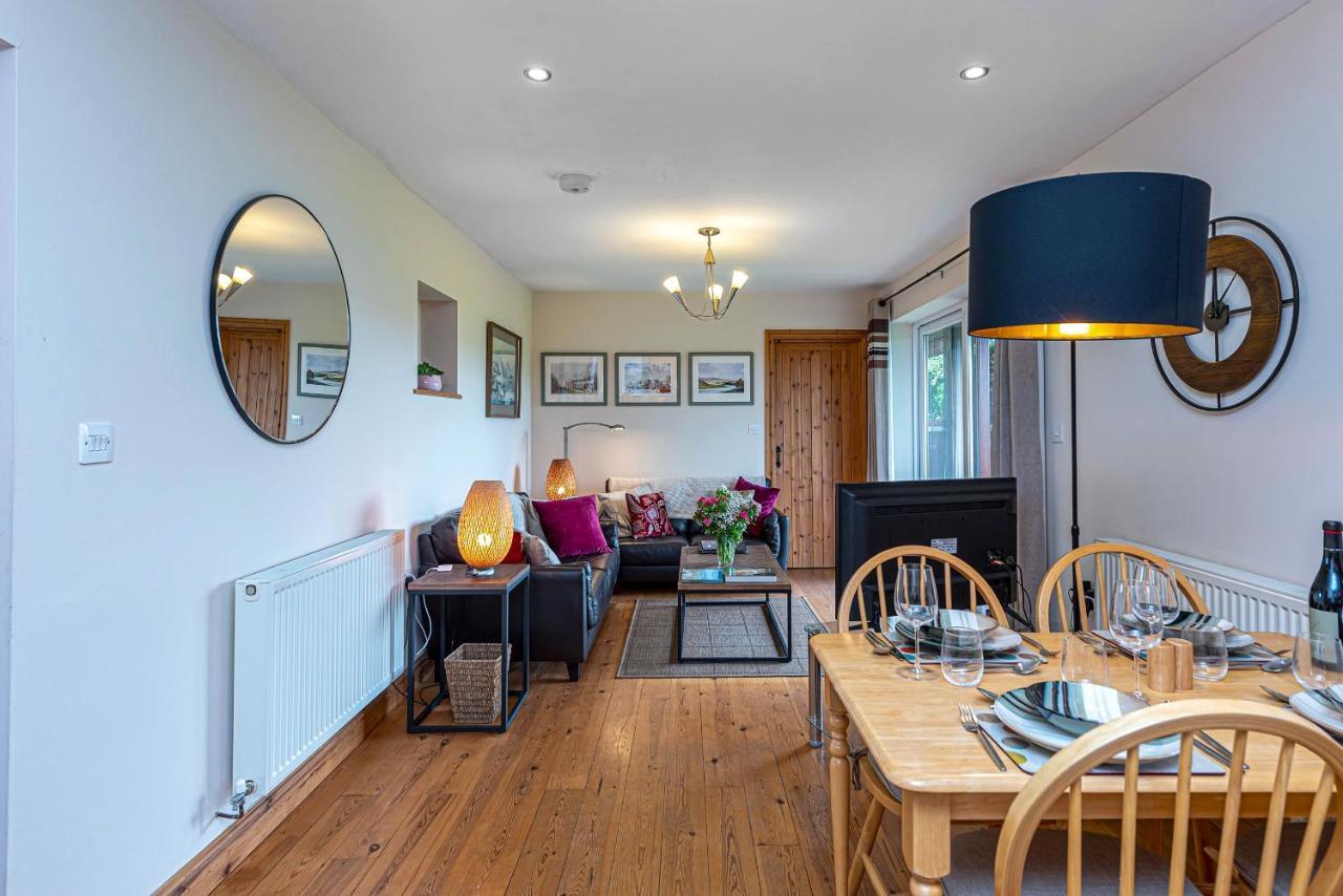 Laurel - Pet-Friendly Cottage With Indoor Pool, Hot Tub & Panoramic Snowdonia Views Colwyn Bay Eksteriør billede