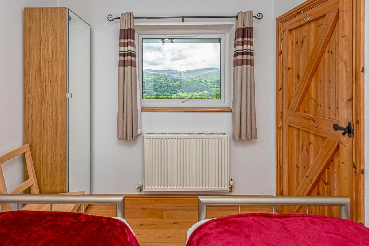 Laurel - Pet-Friendly Cottage With Indoor Pool, Hot Tub & Panoramic Snowdonia Views Colwyn Bay Eksteriør billede